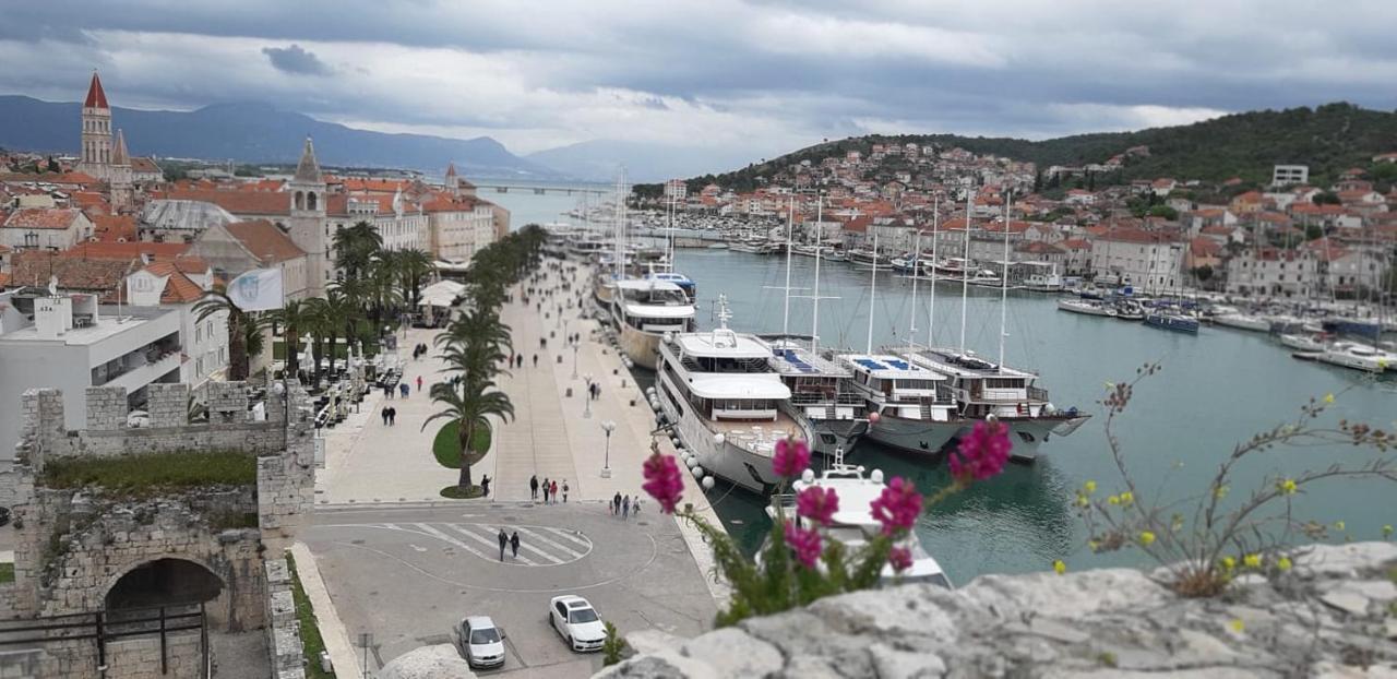 La Perla Apartment Trogir Bagian luar foto